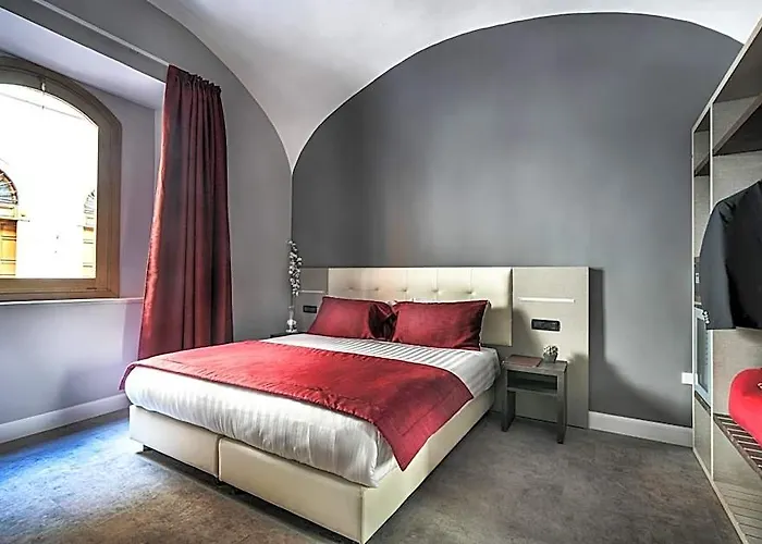 Varese Hotel